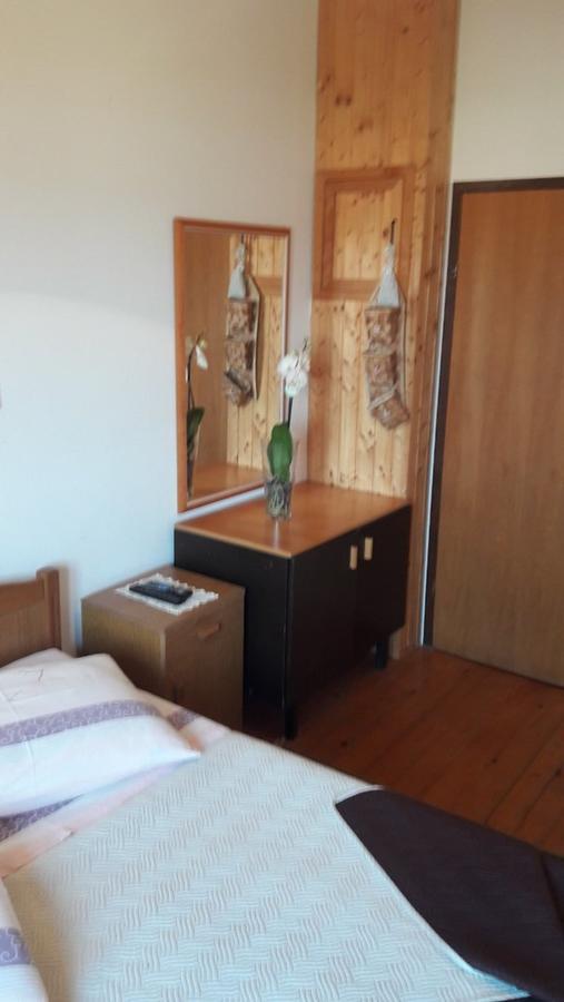 Apartments And Rooms Ana Pomer 217 Esterno foto