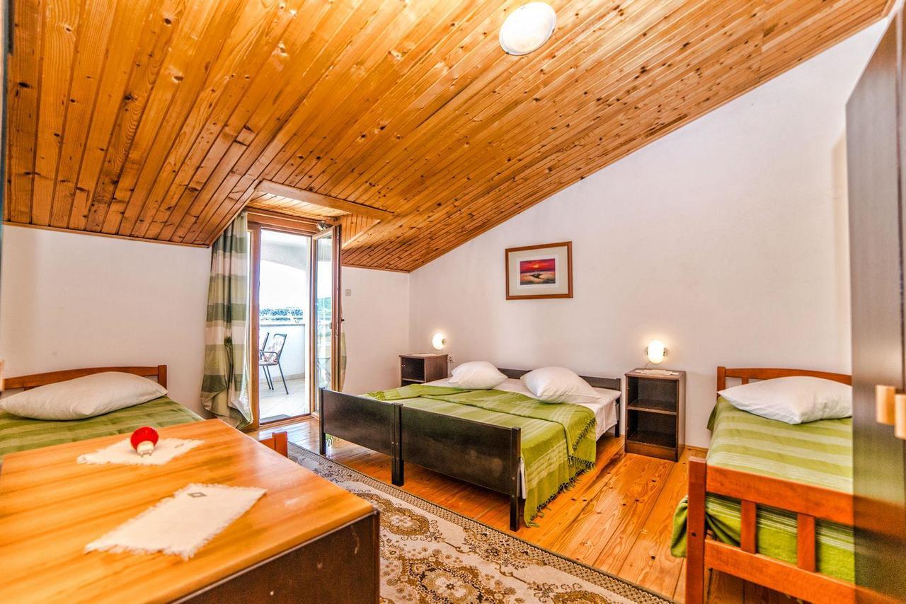 Apartments And Rooms Ana Pomer 217 Esterno foto
